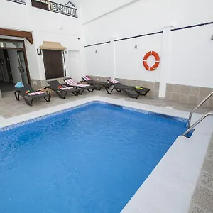 https://hostal-boutique-bajamar.hotelsinnerja.org