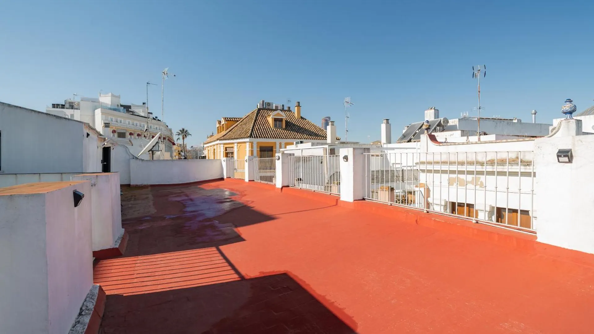 Center Suites San Eloy Seville Guest house