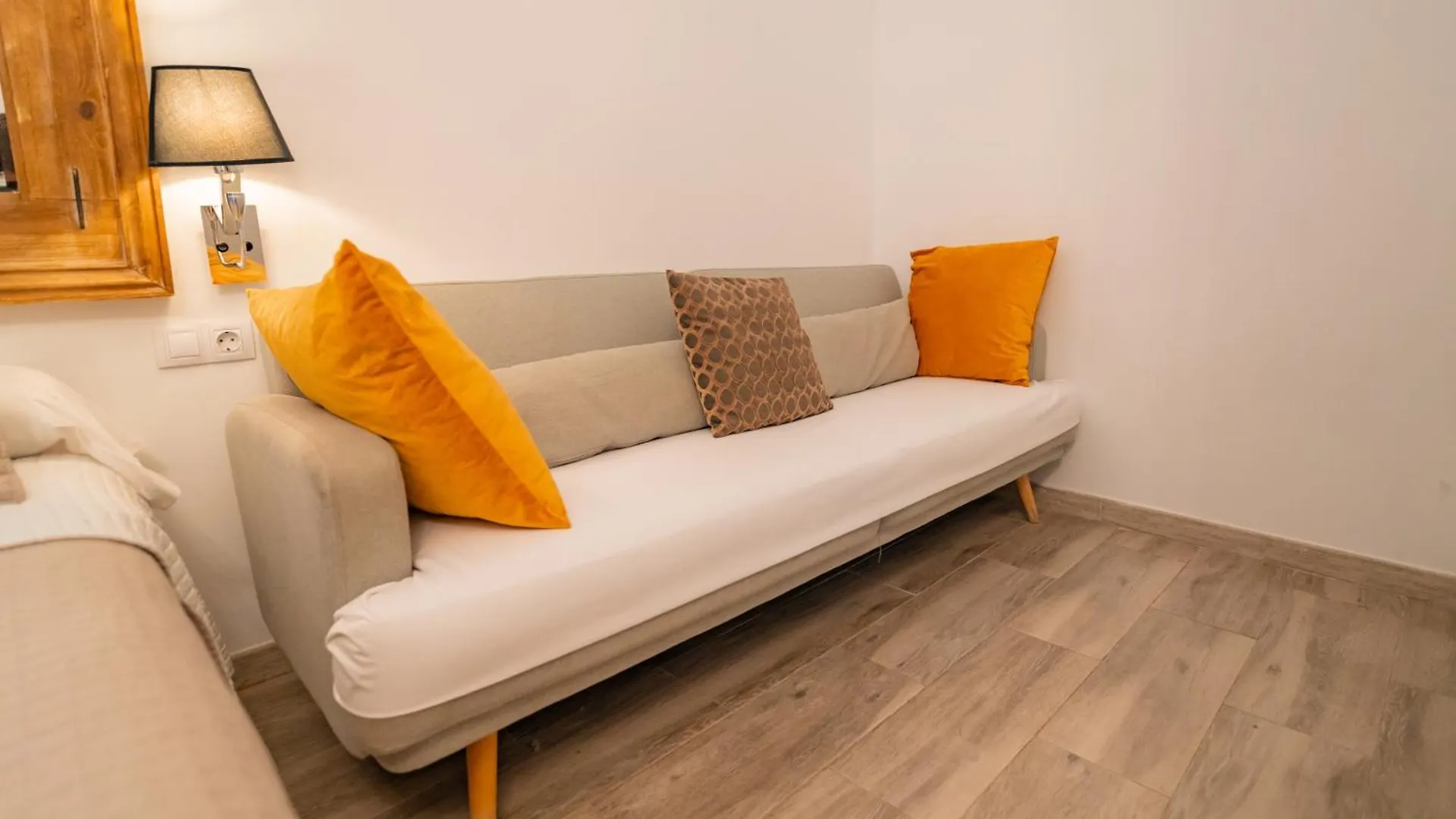 Center Suites San Eloy Seville Guest house