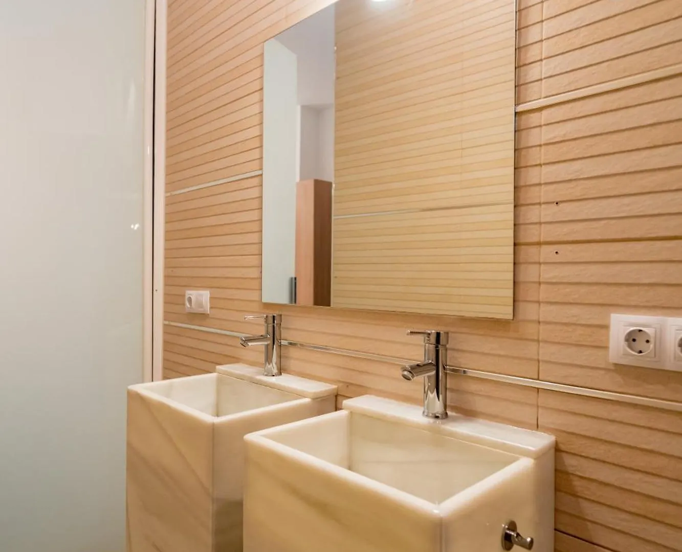 Guest house Center Suites San Eloy Seville