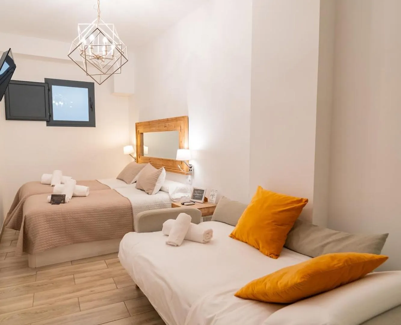 Center Suites San Eloy Seville Guest house
